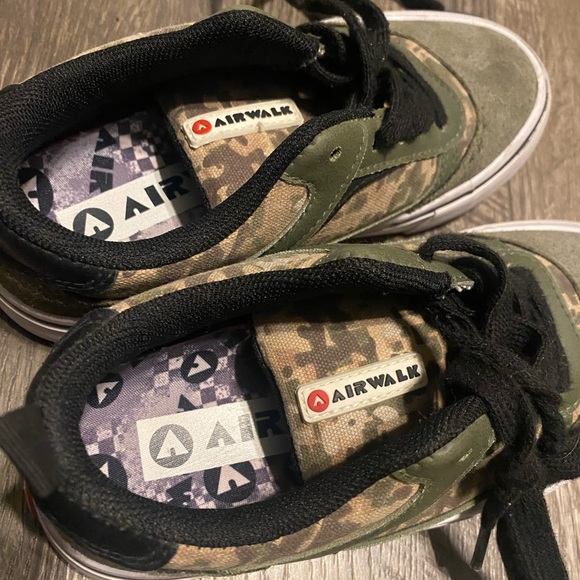 Airwalk boys shoes in hunter green size 3 - Picture 4 of 5